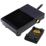 Przełącznik Nożny  MetalowyTFS-1 z Gumą Czarny z Przewodem - Idealny do Intensywnego Użycia w Środowiskach Przemysłowych